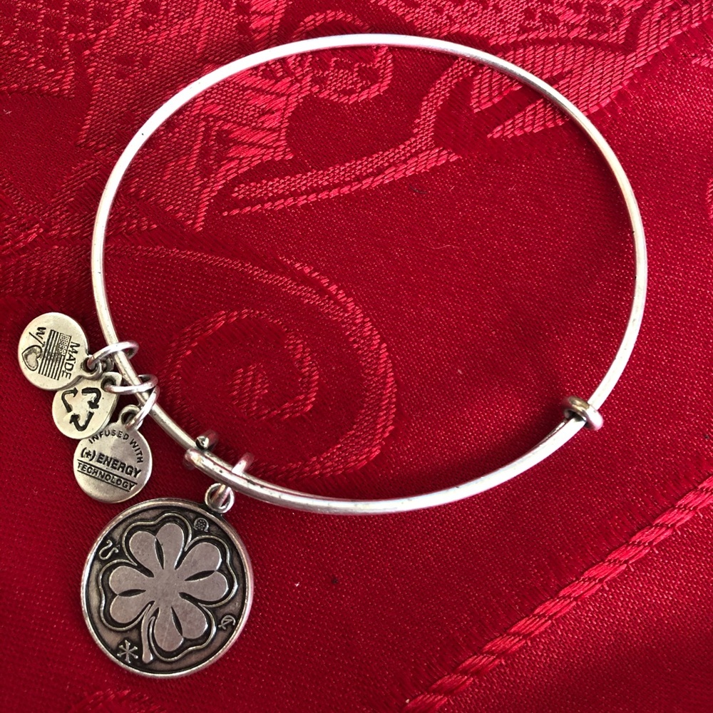 Alex & Ani 4-leaf clover bangle